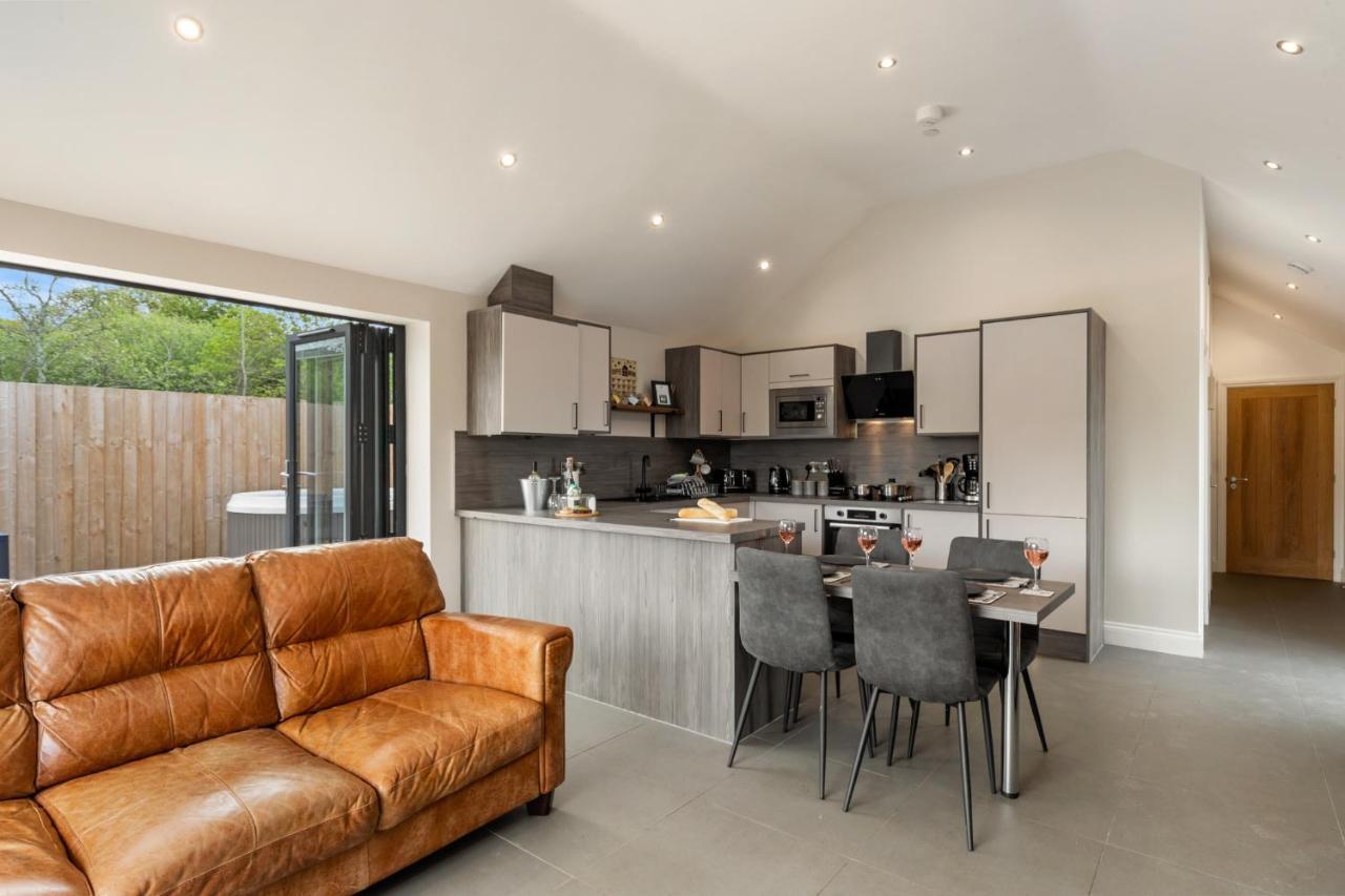 Cedar Cottage Тенби Екстериор снимка